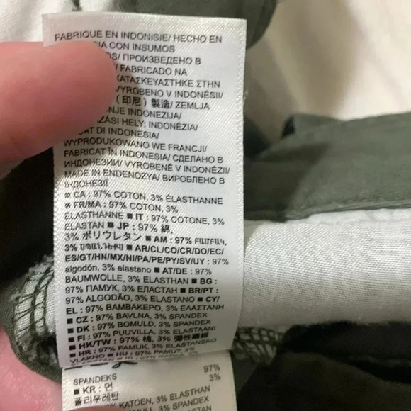 Women’s Gap Straight Khaki Cropped Pants Size 6 Petite Green EUC - Picture 8 of 8